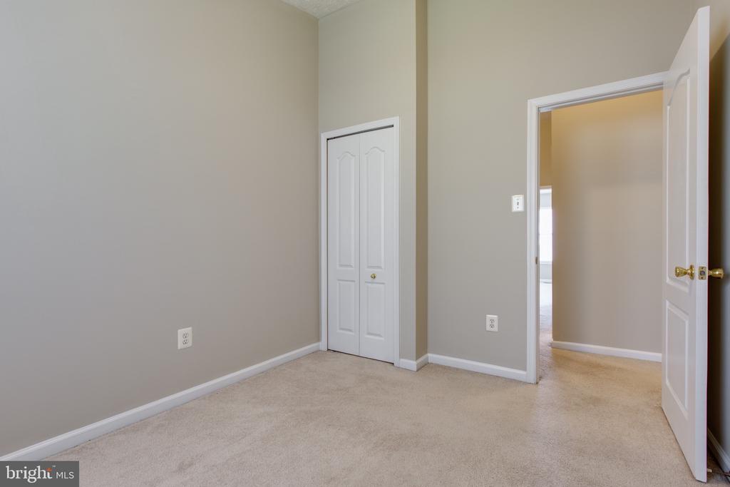 3274 HALCYON COURT
