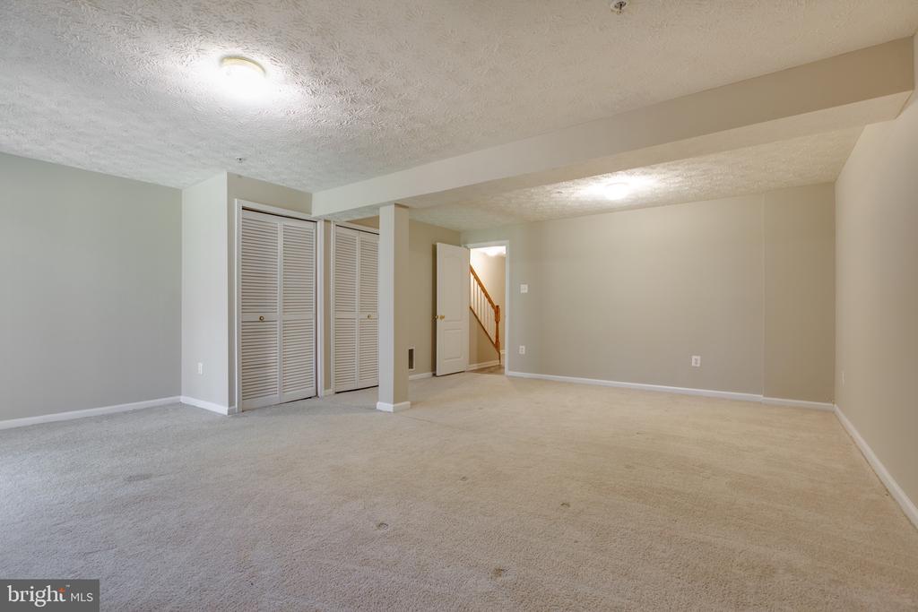 3274 HALCYON COURT