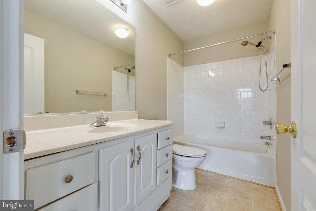 3274 HALCYON COURT