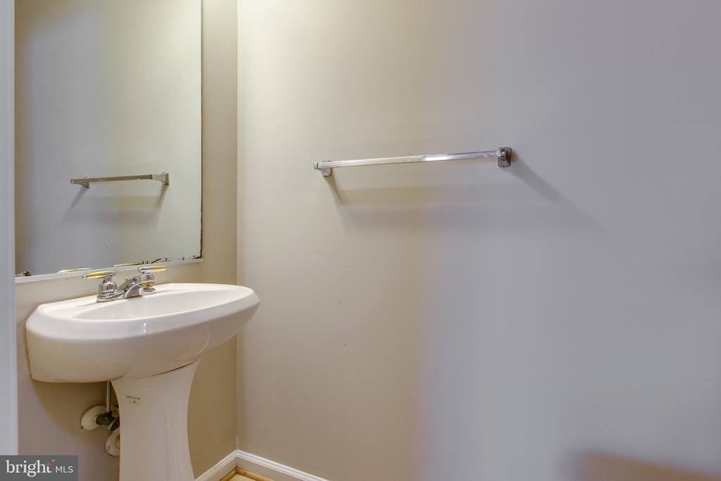 3274 HALCYON COURT