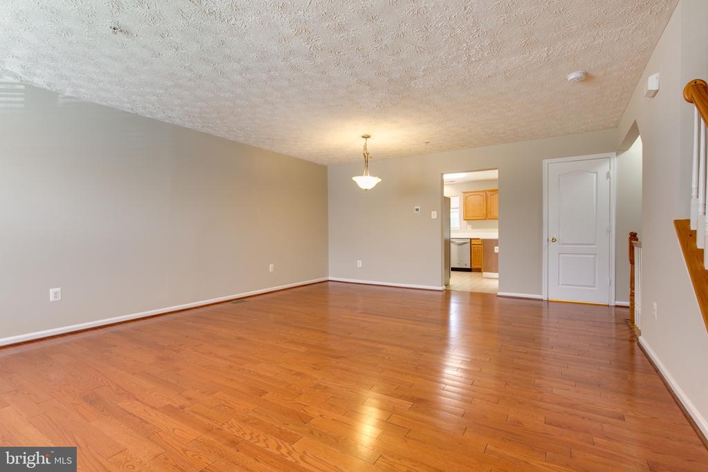 3274 HALCYON COURT