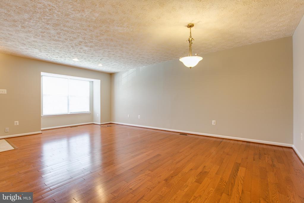 3274 HALCYON COURT