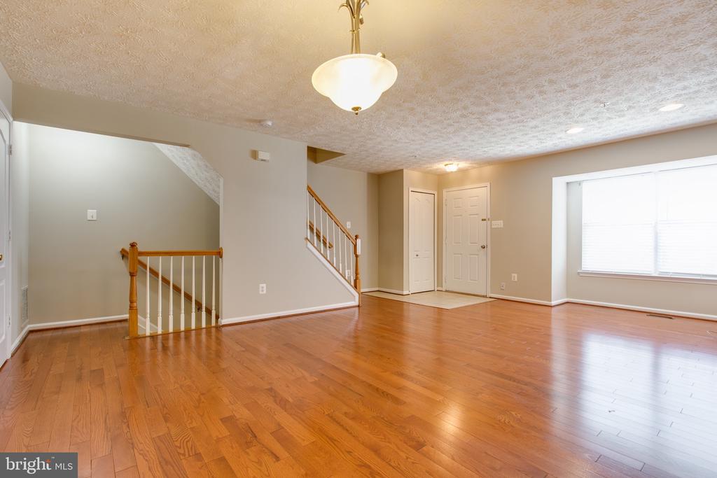 3274 HALCYON COURT