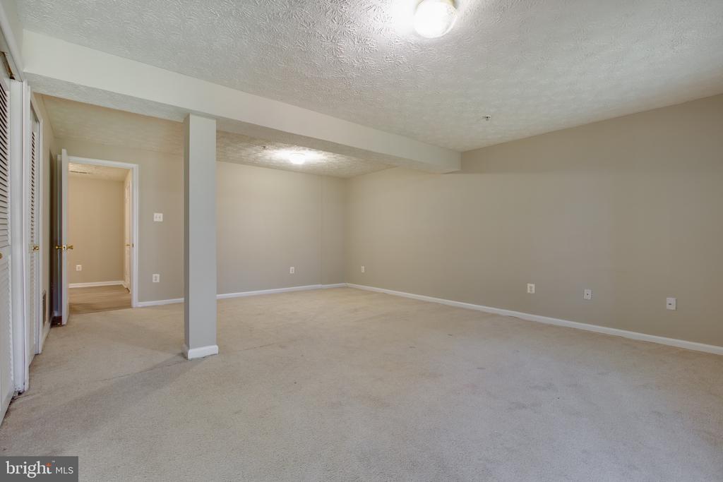 3274 HALCYON COURT