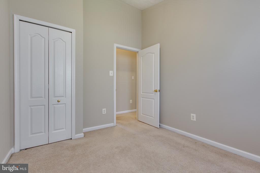 3274 HALCYON COURT