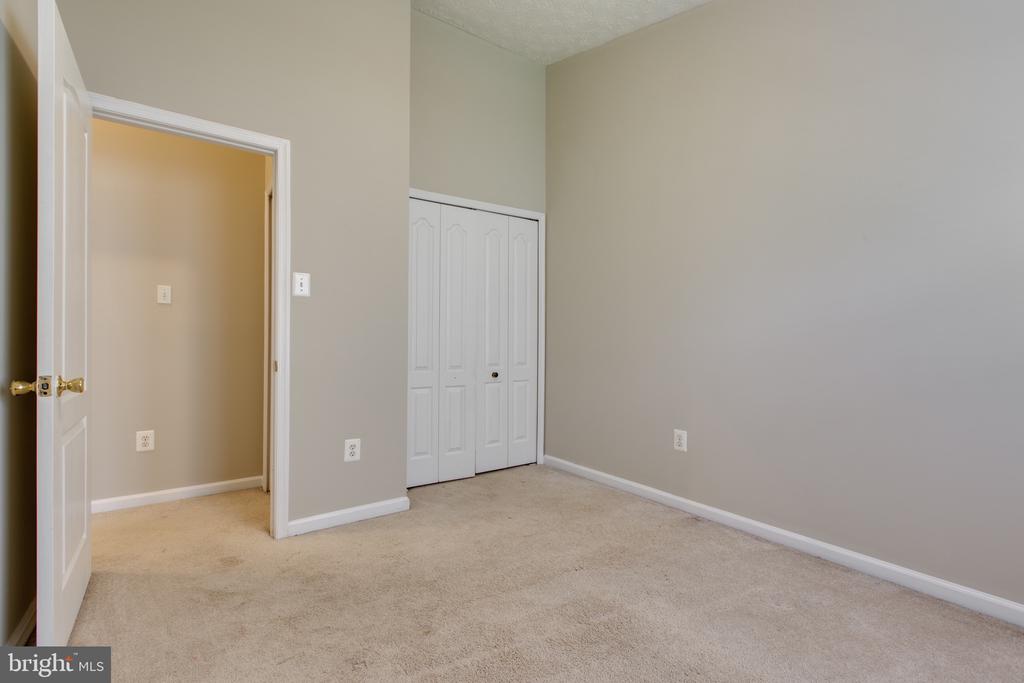 3274 HALCYON COURT