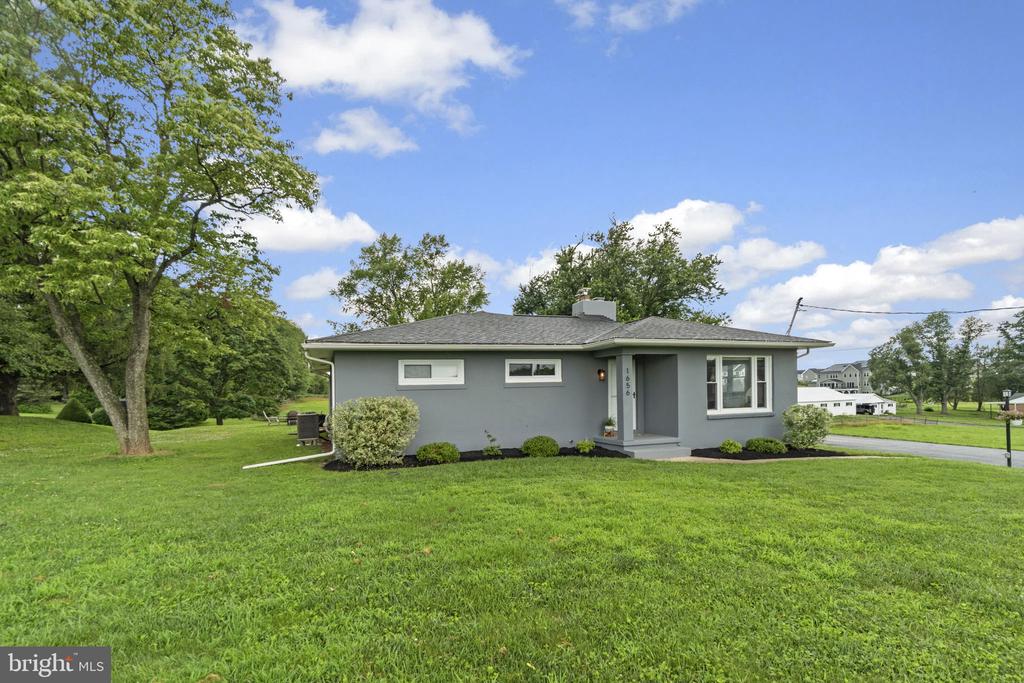 1656 DAISY ROAD