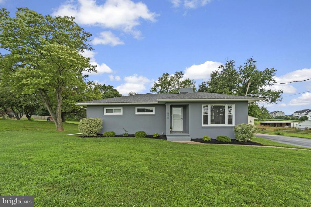 1656 DAISY ROAD
