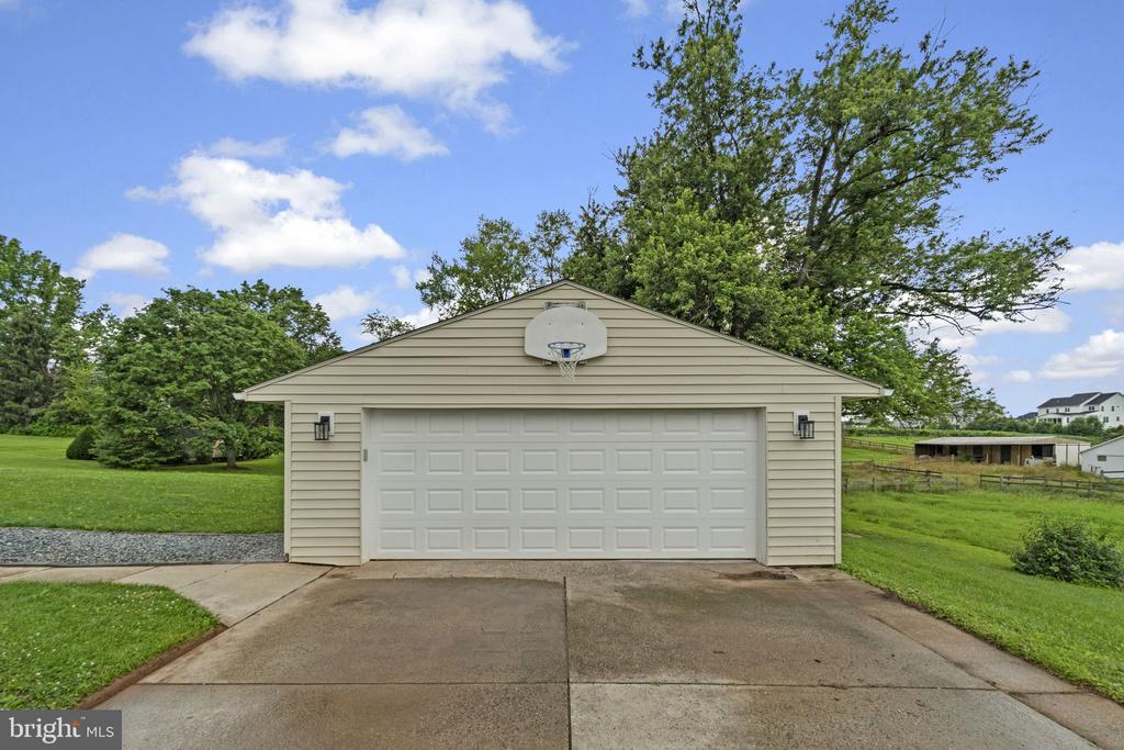 1656 DAISY ROAD