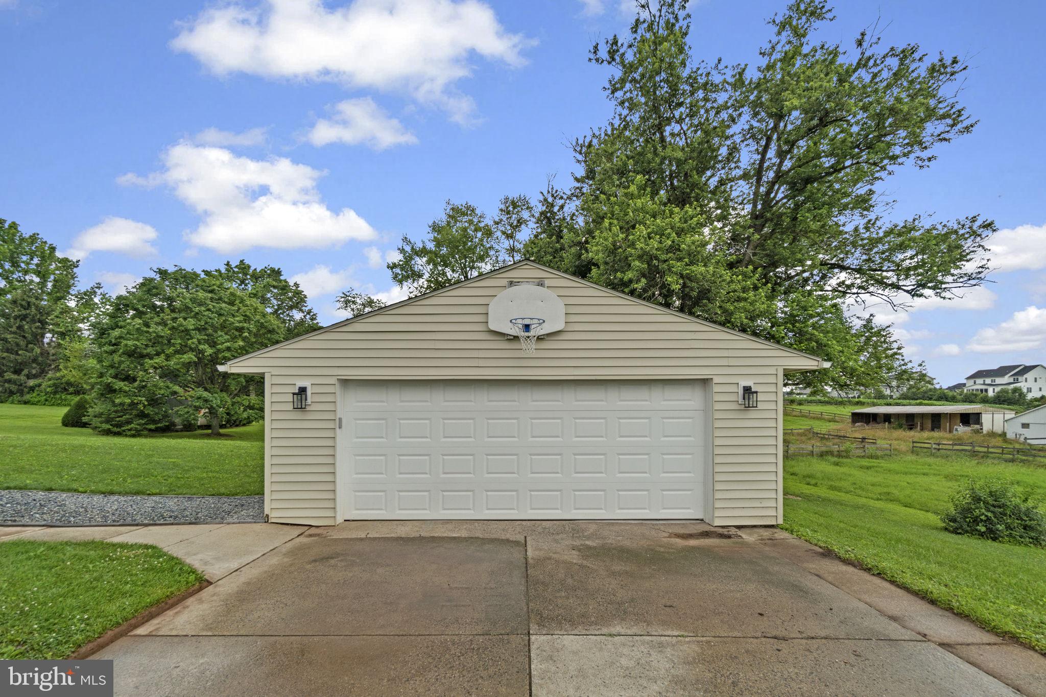 1656 DAISY ROAD
