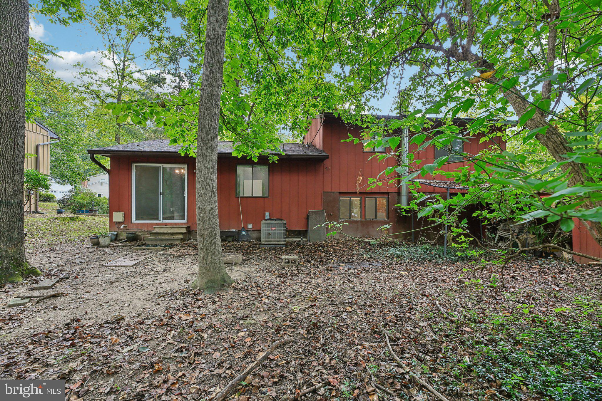 5445 CROWFLOCK COURT