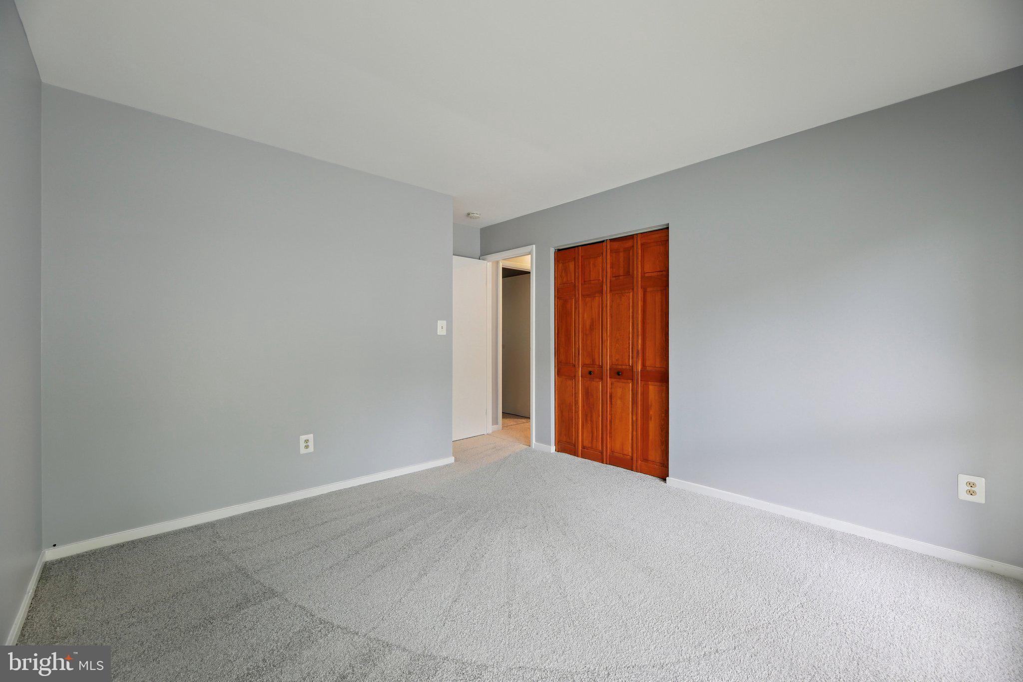 5445 CROWFLOCK COURT