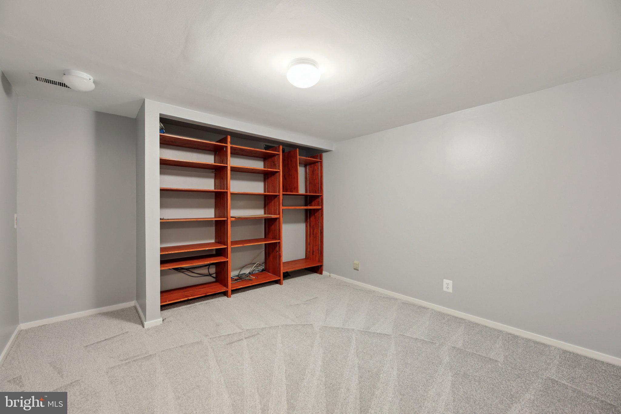 5445 CROWFLOCK COURT