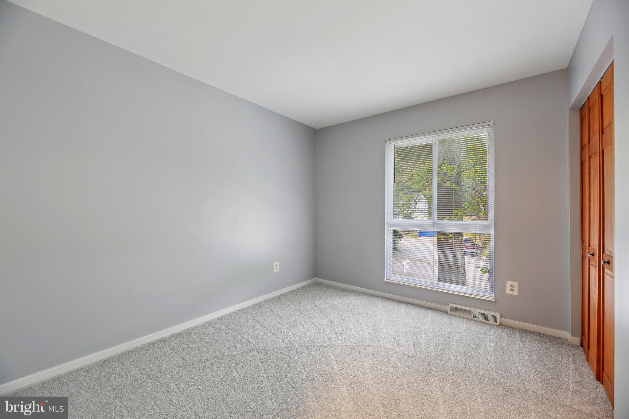 5445 CROWFLOCK COURT