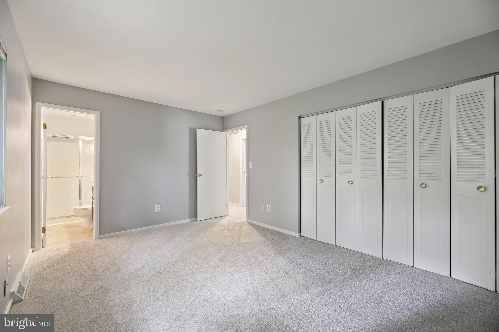 5445 CROWFLOCK COURT