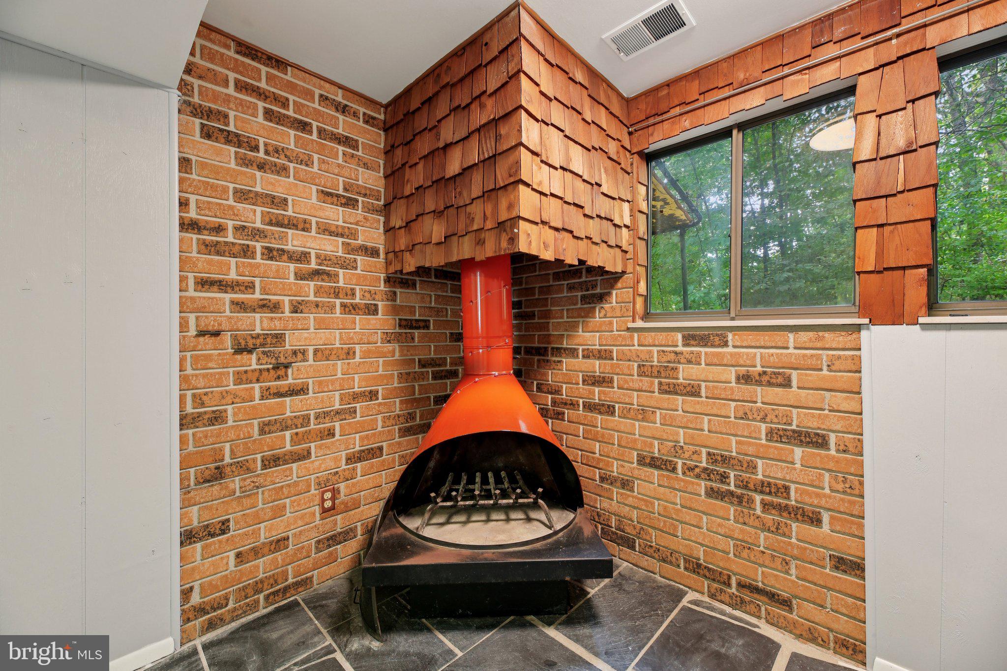 5445 CROWFLOCK COURT