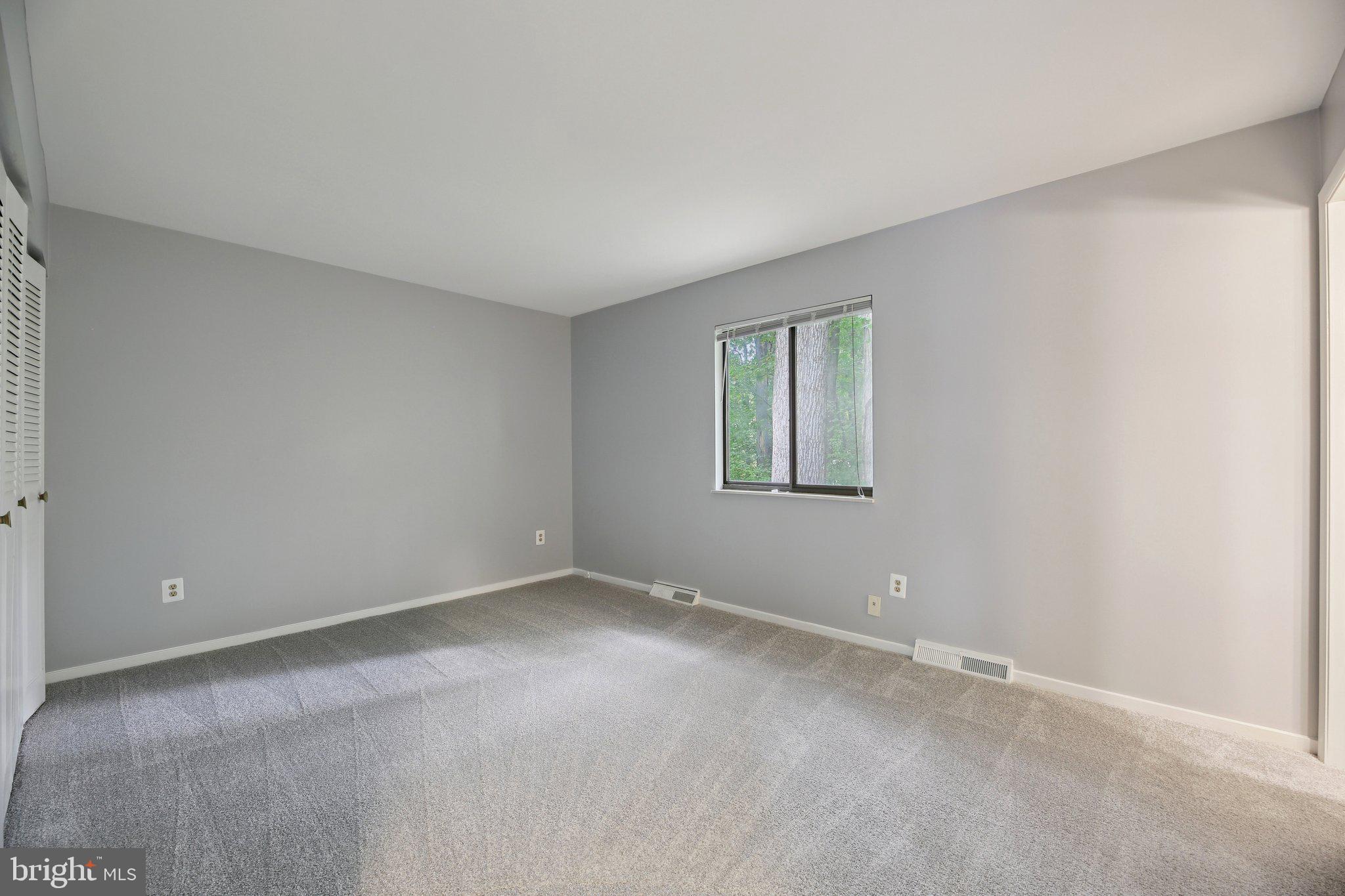 5445 CROWFLOCK COURT