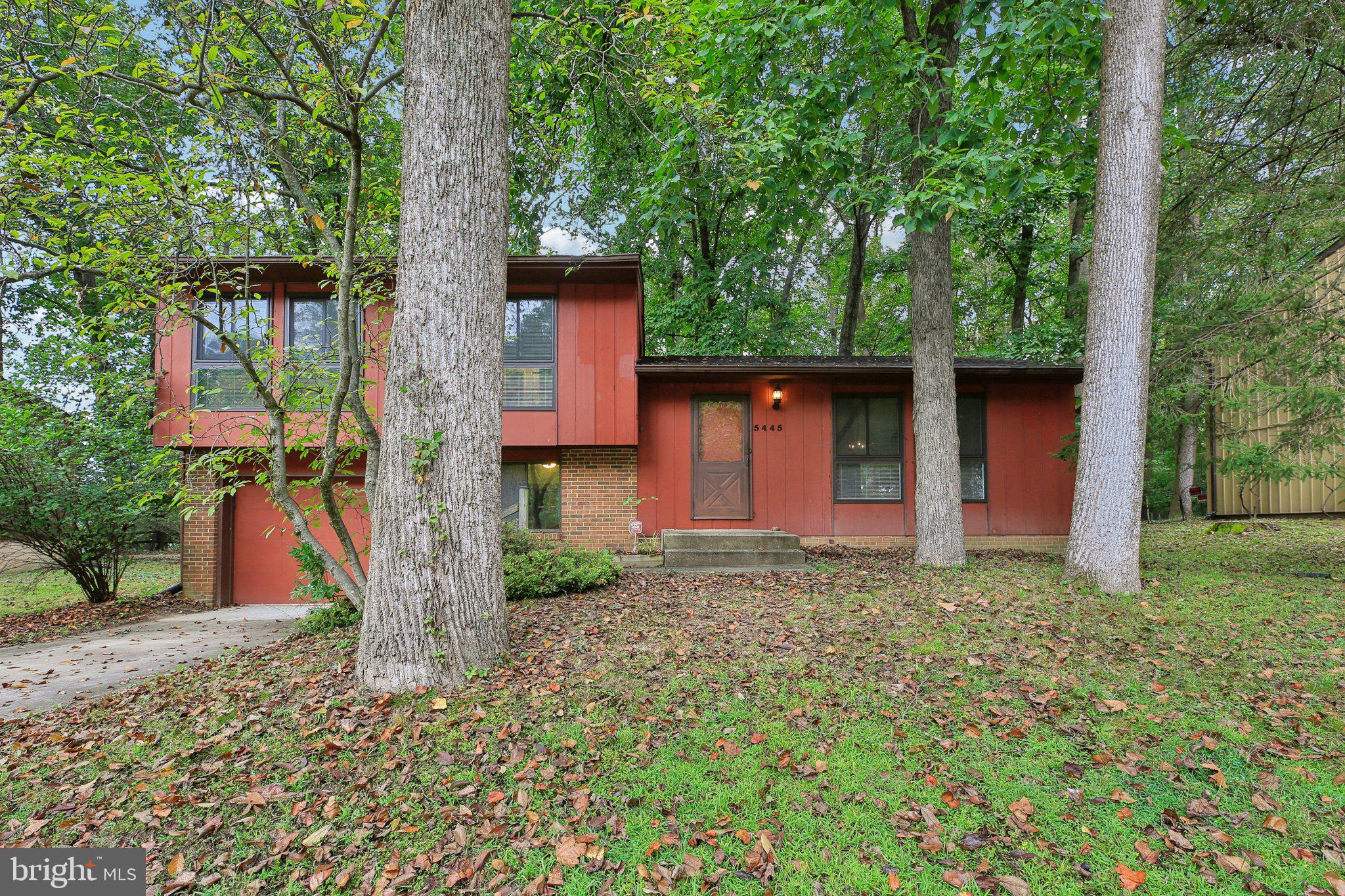 5445 CROWFLOCK COURT