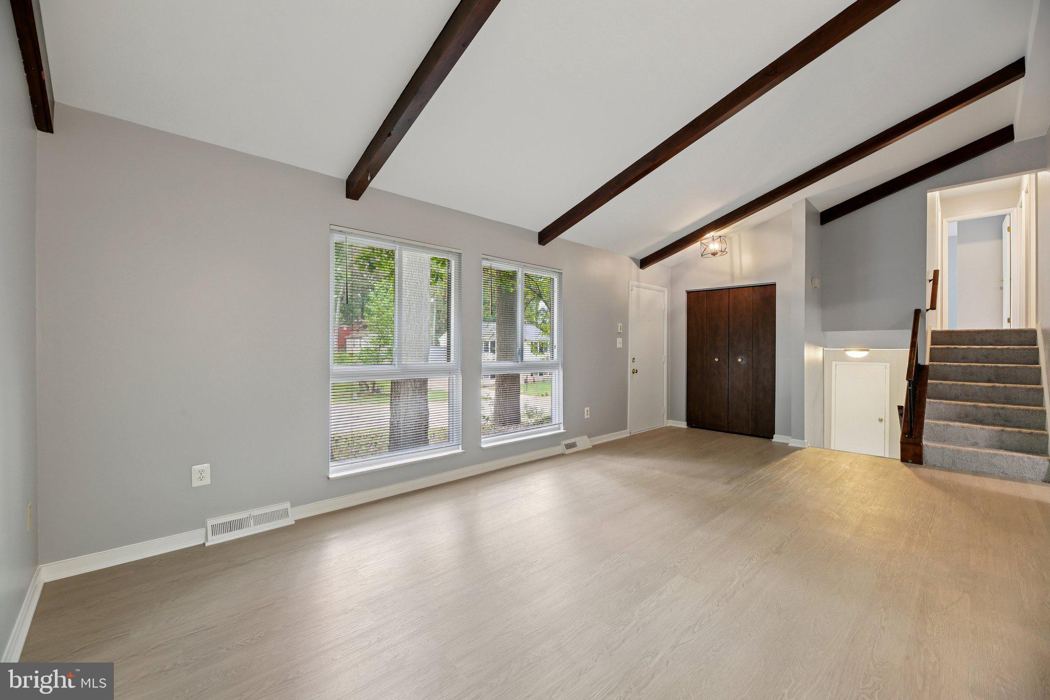 5445 CROWFLOCK COURT