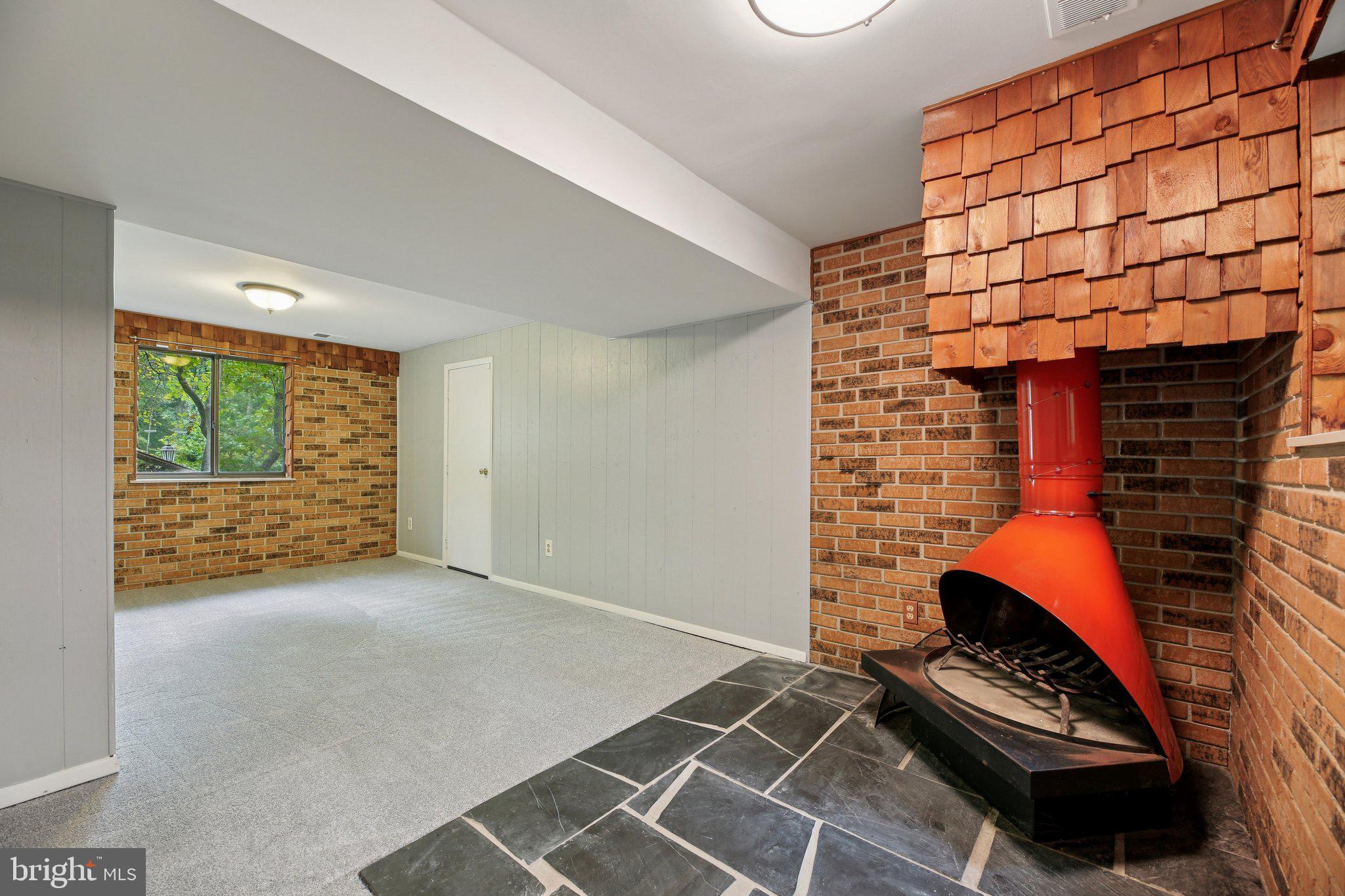 5445 CROWFLOCK COURT