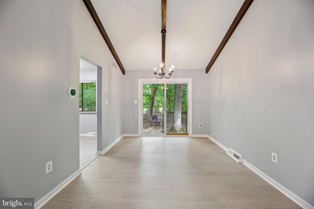 5445 CROWFLOCK COURT