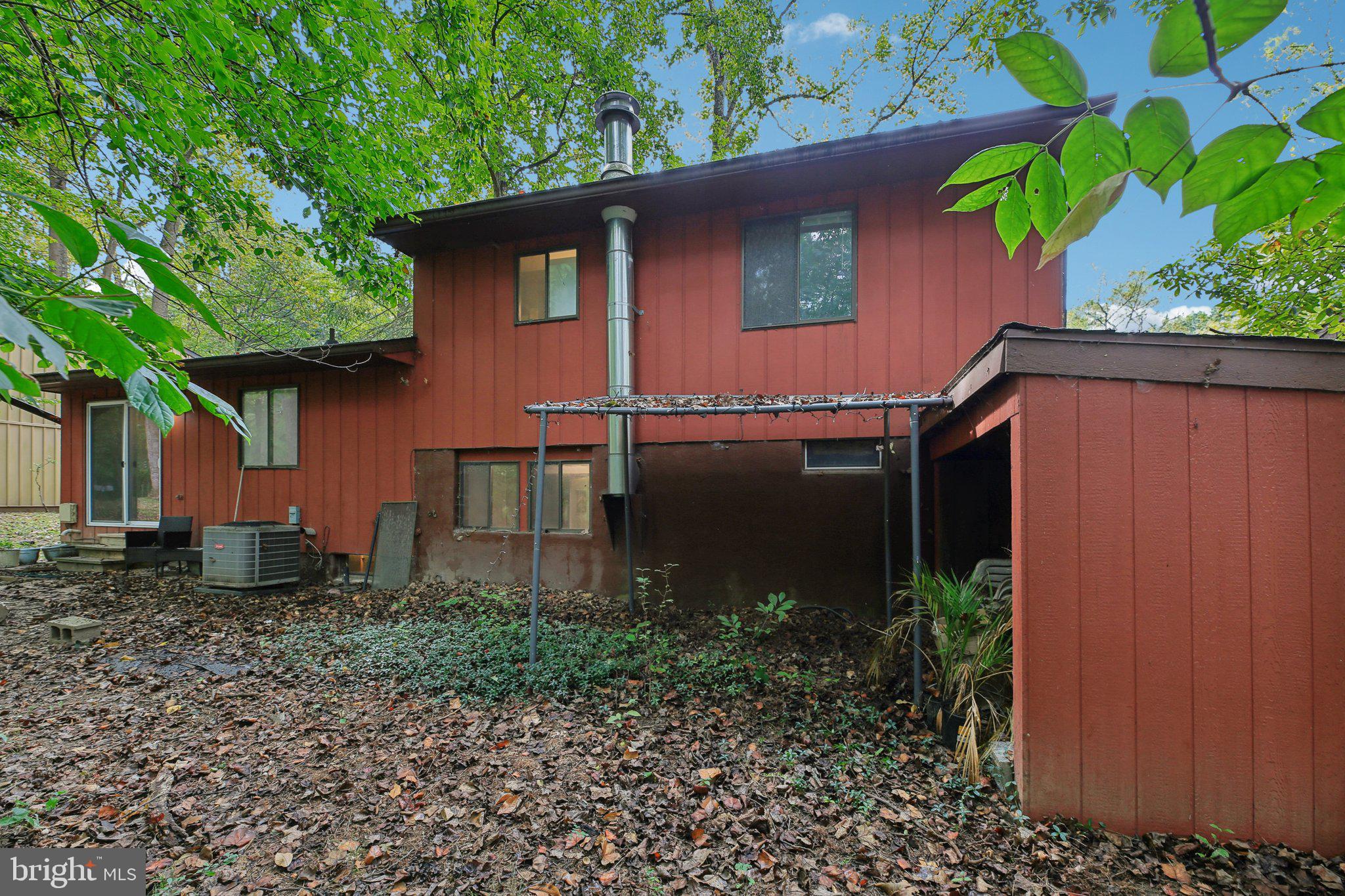 5445 CROWFLOCK COURT