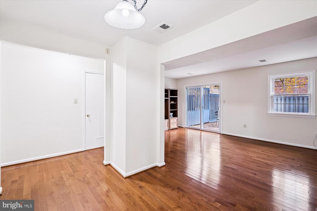 5822 HUMBLEBEE ROAD