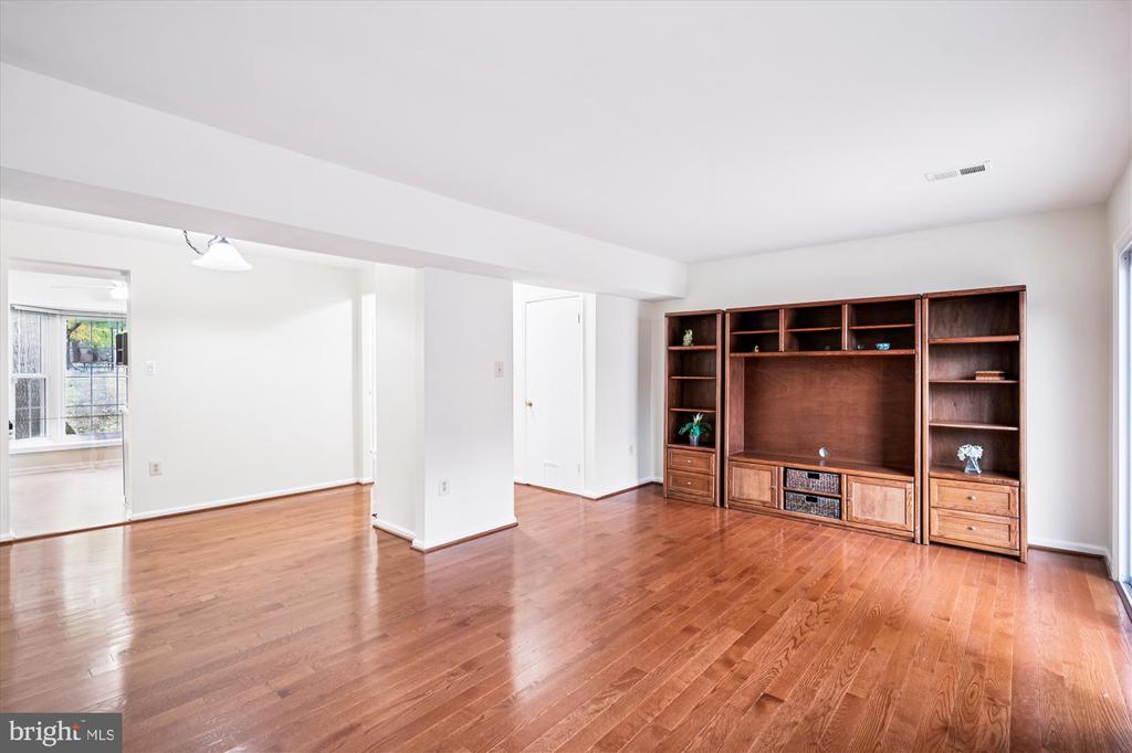 5822 HUMBLEBEE ROAD