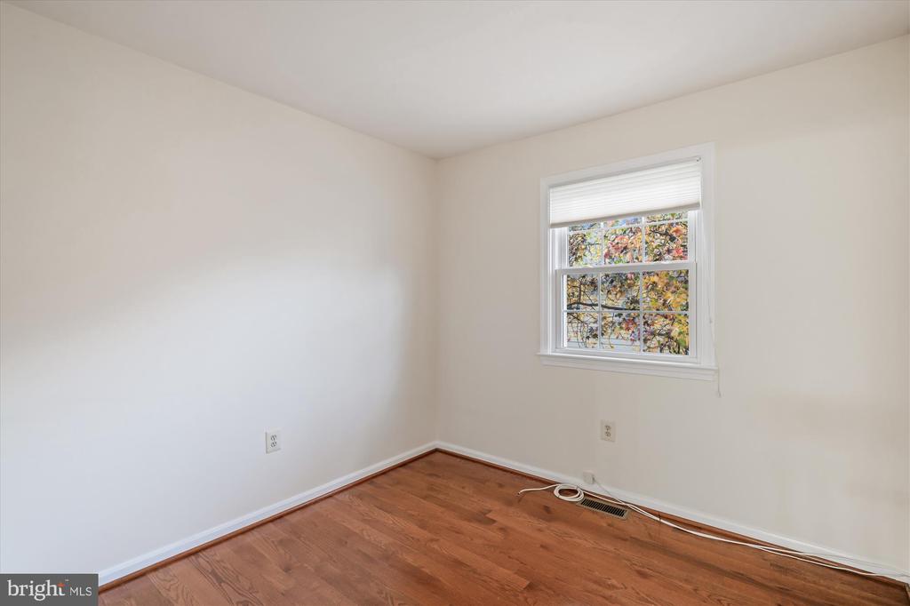 5822 HUMBLEBEE ROAD