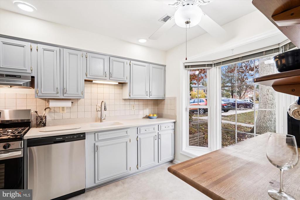 5822 HUMBLEBEE ROAD