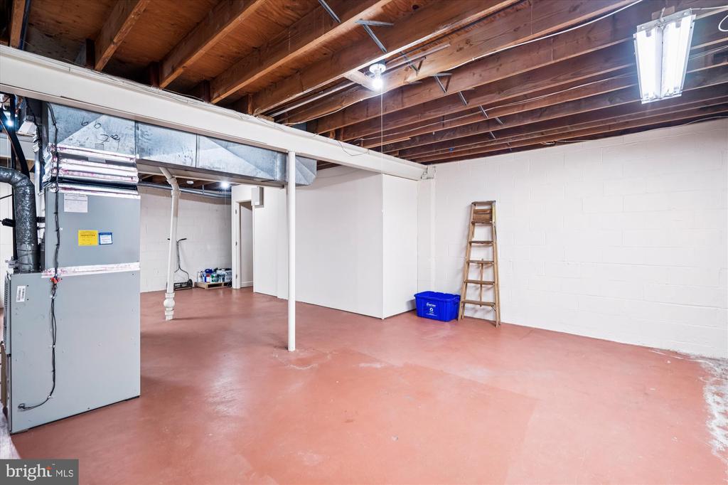 5822 HUMBLEBEE ROAD