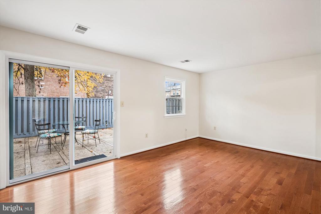 5822 HUMBLEBEE ROAD