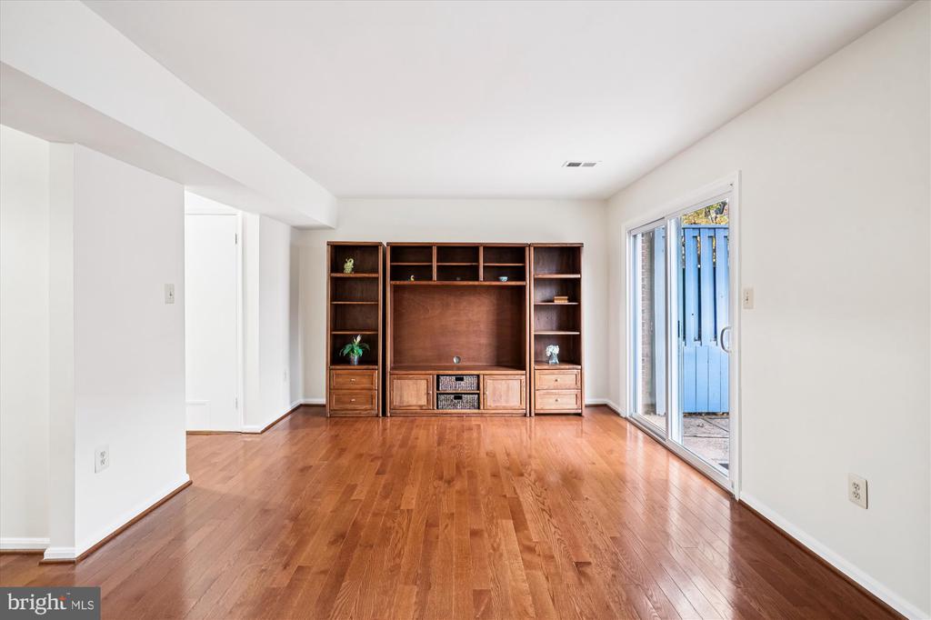 5822 HUMBLEBEE ROAD