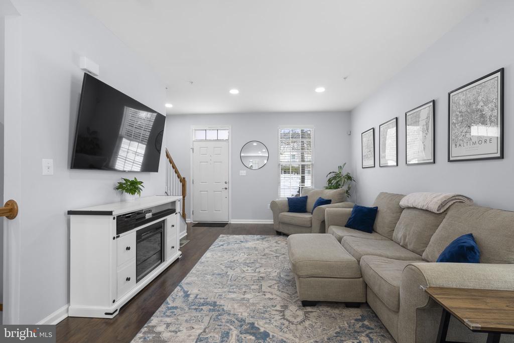 7112 PENNY LANE