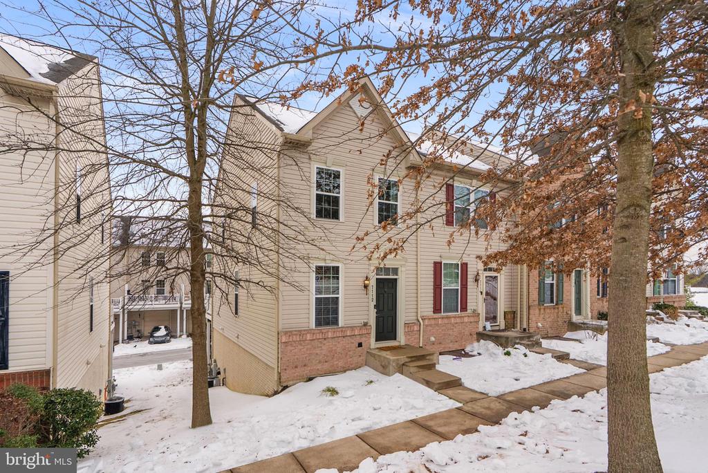 7112 PENNY LANE