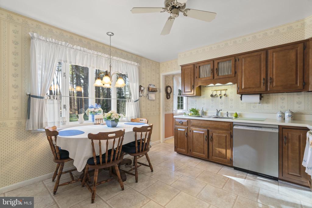 10115 GREEN CLOVER DRIVE
