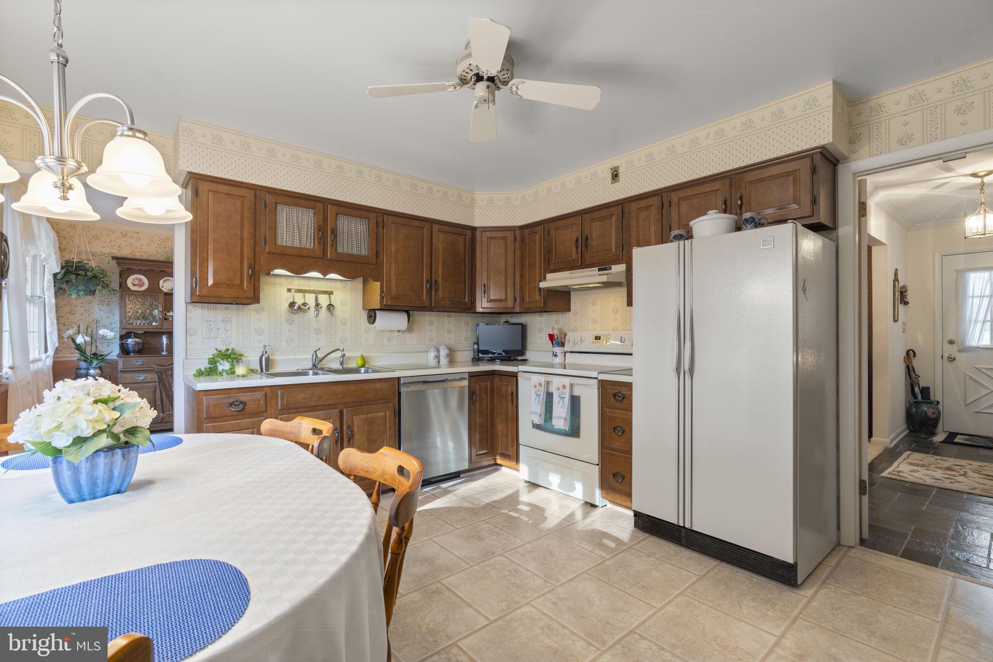 10115 GREEN CLOVER DRIVE