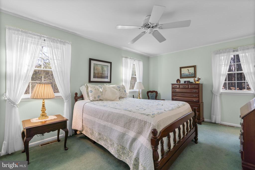 10115 GREEN CLOVER DRIVE