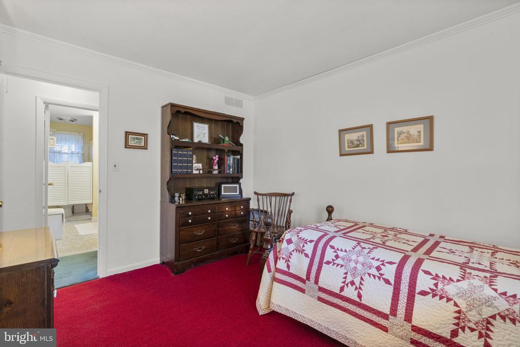 10115 GREEN CLOVER DRIVE