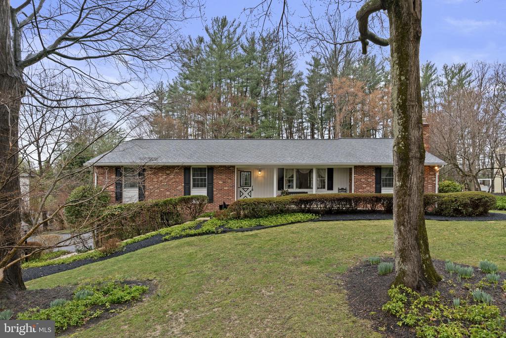 10115 GREEN CLOVER DRIVE