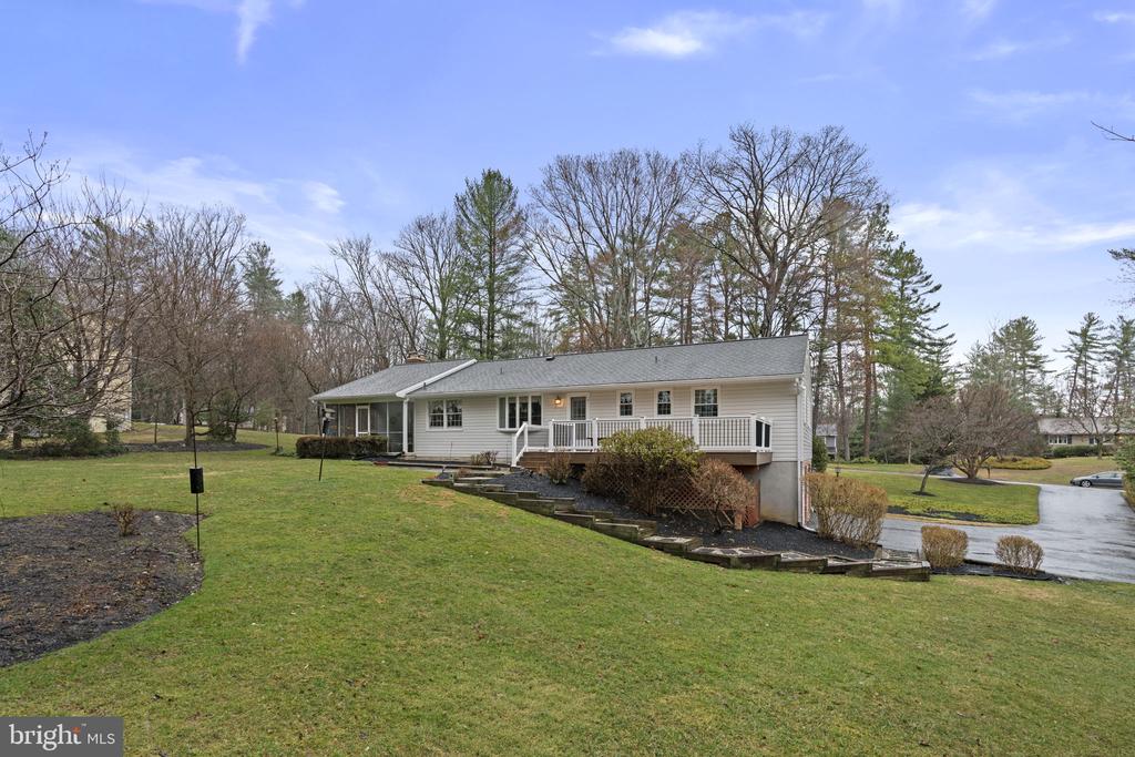 10115 GREEN CLOVER DRIVE