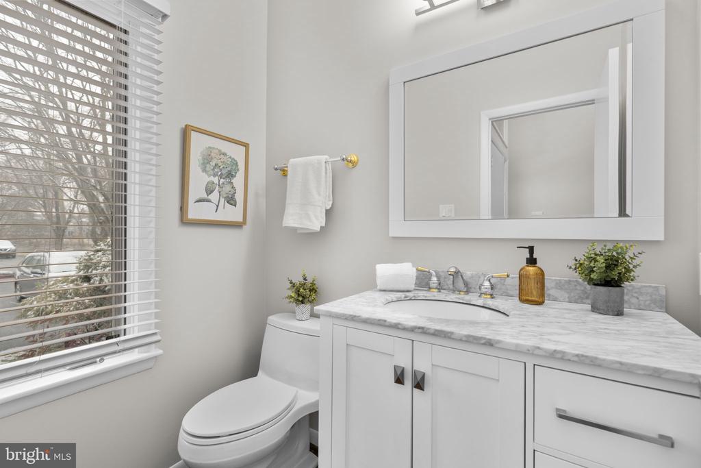 5585 SUFFIELD COURT