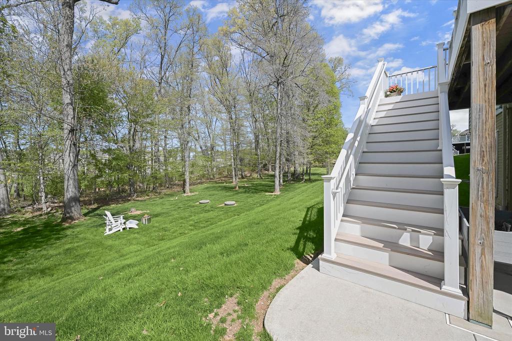 2410 ELLIES WAY