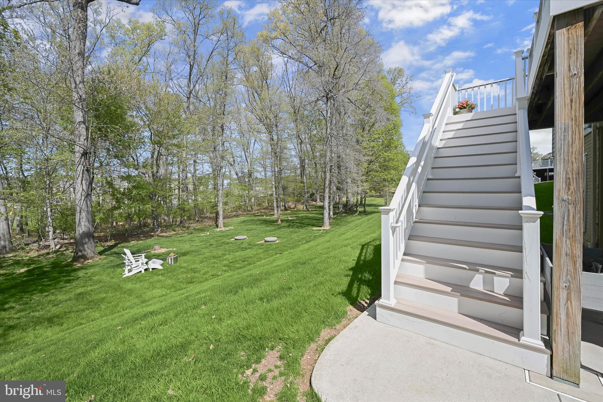 2410 ELLIES WAY