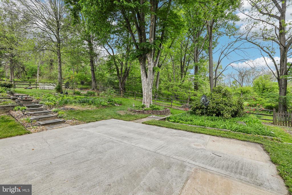 5057 TEN MILLS ROAD