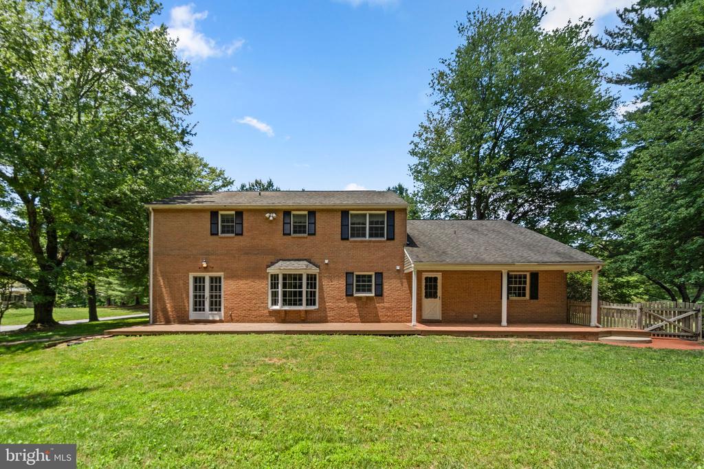 10054 GREEN CLOVER DRIVE