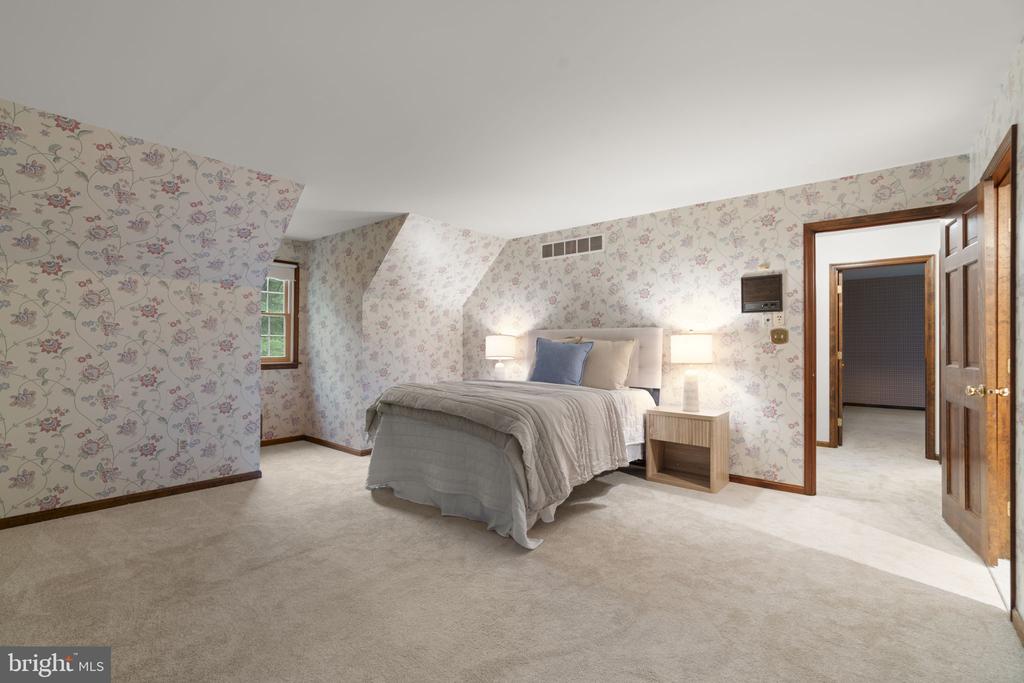 10054 GREEN CLOVER DRIVE
