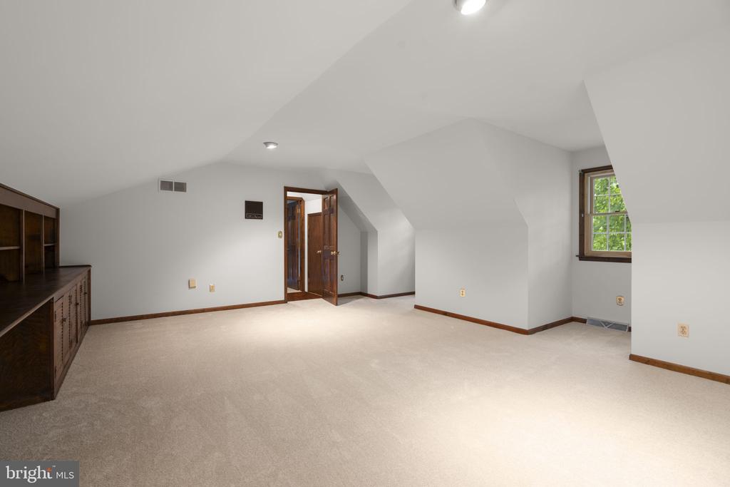10054 GREEN CLOVER DRIVE