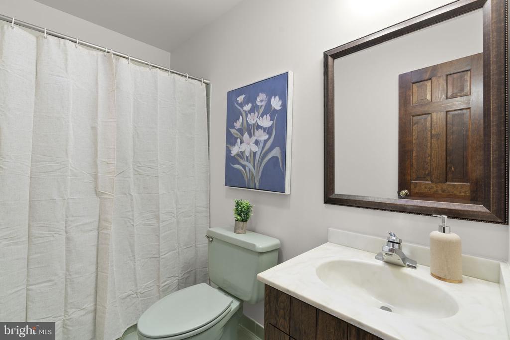 10054 GREEN CLOVER DRIVE