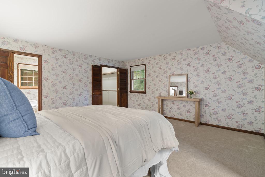 10054 GREEN CLOVER DRIVE